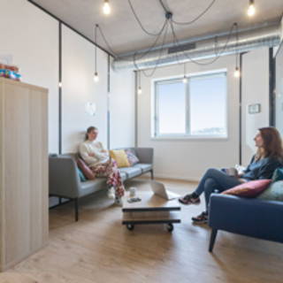 Bureau privé 28 m² 8 postes Coworking Rue Lortet Lyon 69007 - photo 2